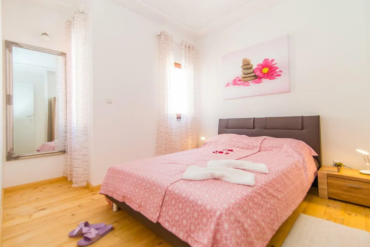 Charming House On The Beach And Deluxe Apartment Pula 0*,  Chorwacja