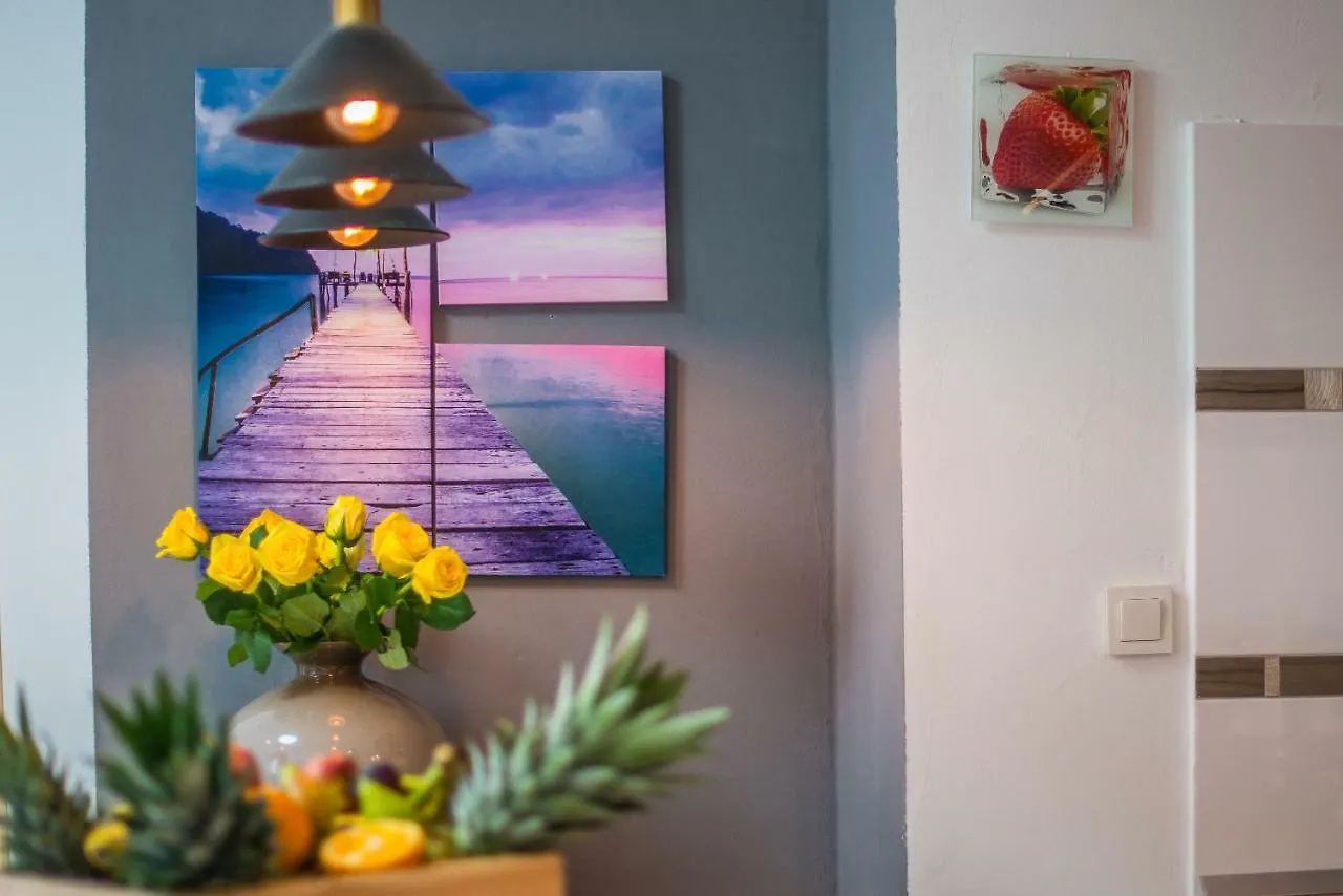 Charming House On The Beach And Deluxe Apartment Pula