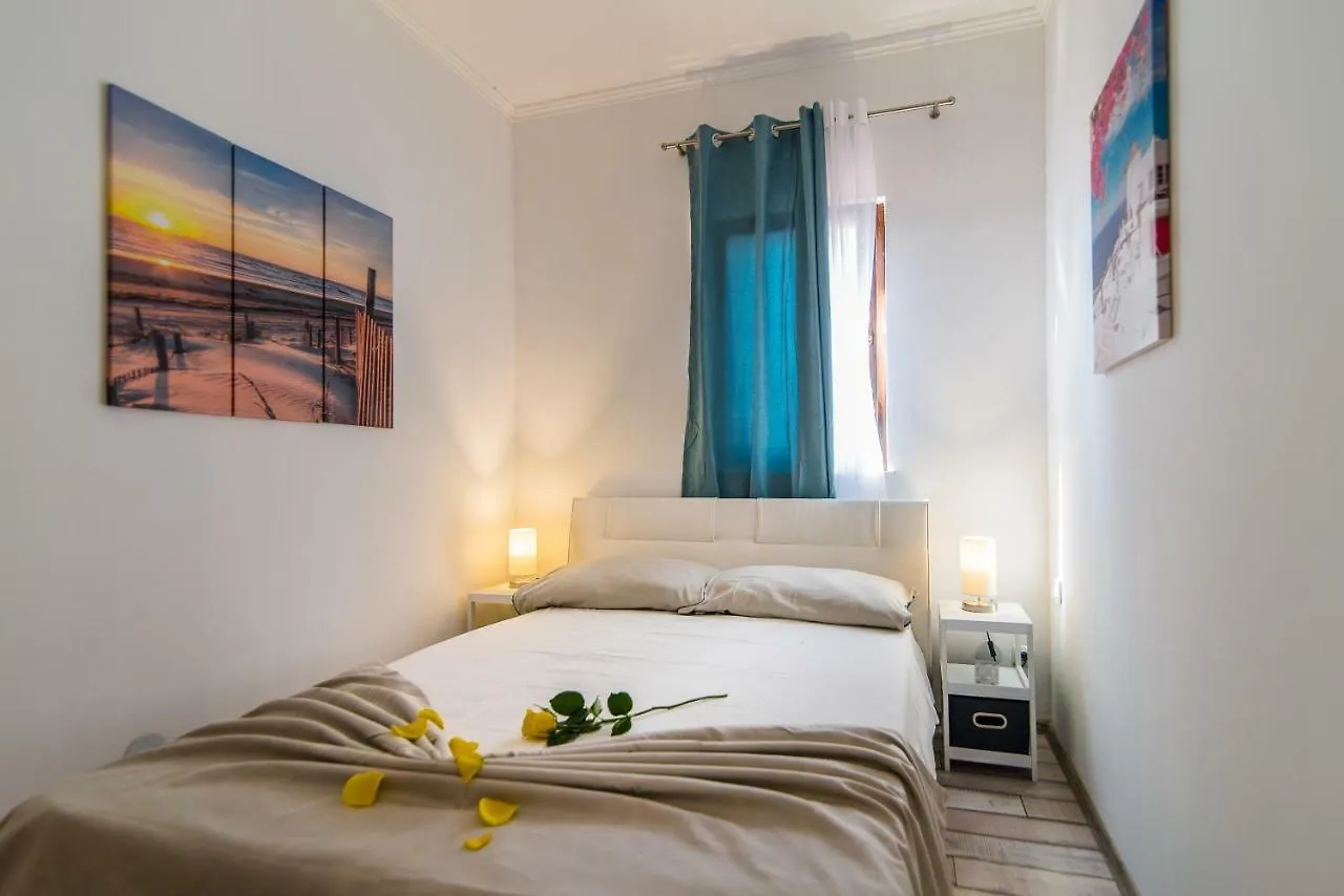 Charming House On The Beach And Deluxe Apartment Pula 0*,  Chorwacja